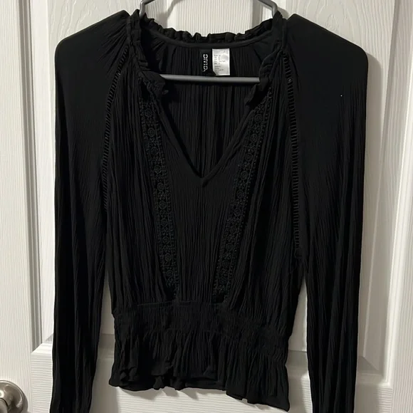 H&M Top - Picture 2 of 4